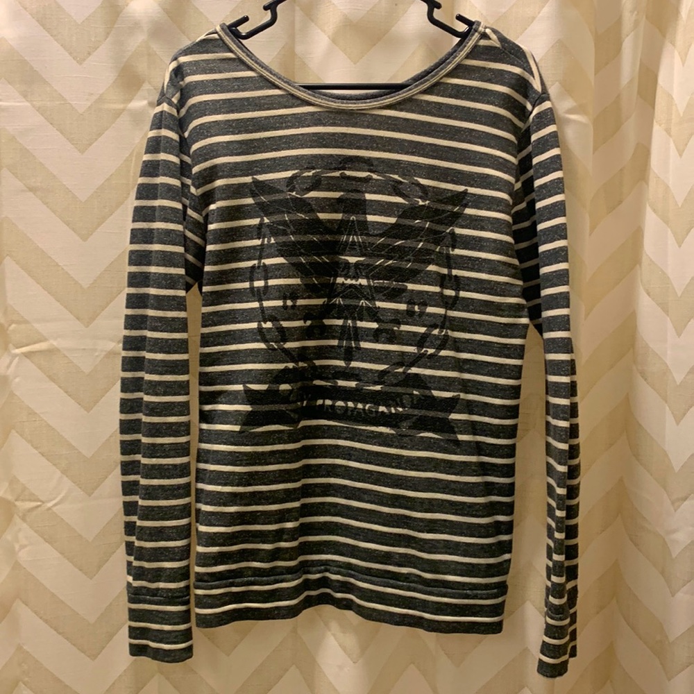 Obey sweater